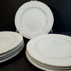 Vintage Crown Victoria Fine China Lovelace 1003 Dinner Plates White & Silver